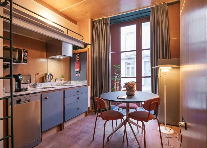 Uma Foyer 25 Порту