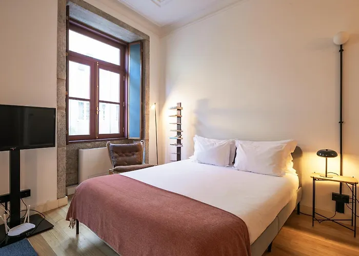 Uma Foyer 25 * Порту