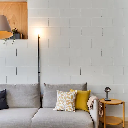 Appartement Uma Foyer 25 *