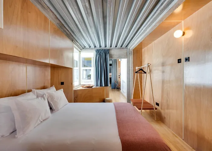 Uma Foyer 25 פורטו