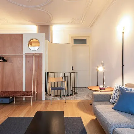 Apartament Uma Foyer 25 *