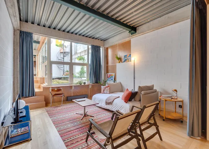 Apartamento Uma Foyer 25 *